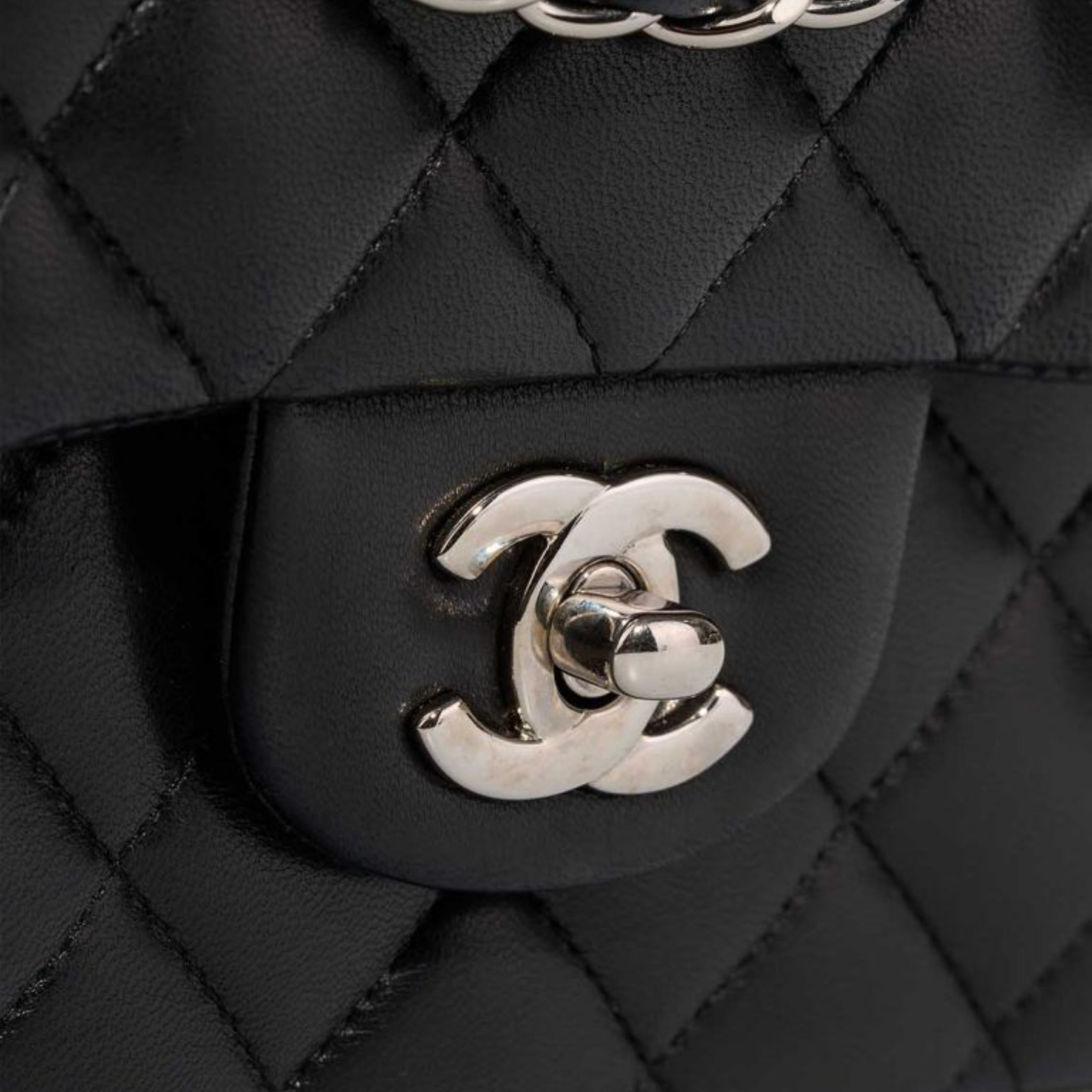 CHANEL CLASSIC FLAP MEDIUM