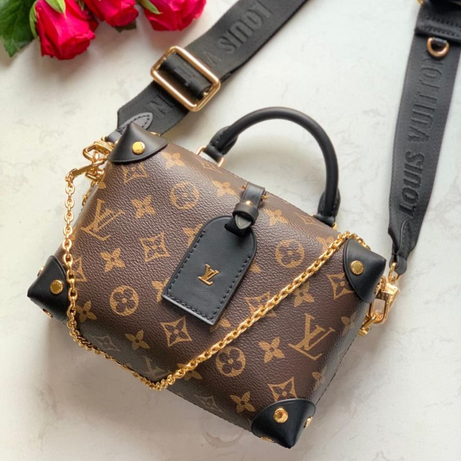 LOUIS VUITTON TOILE MONOGRAM