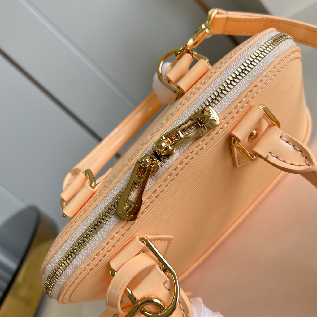 LOUIS VUITTON ALMA