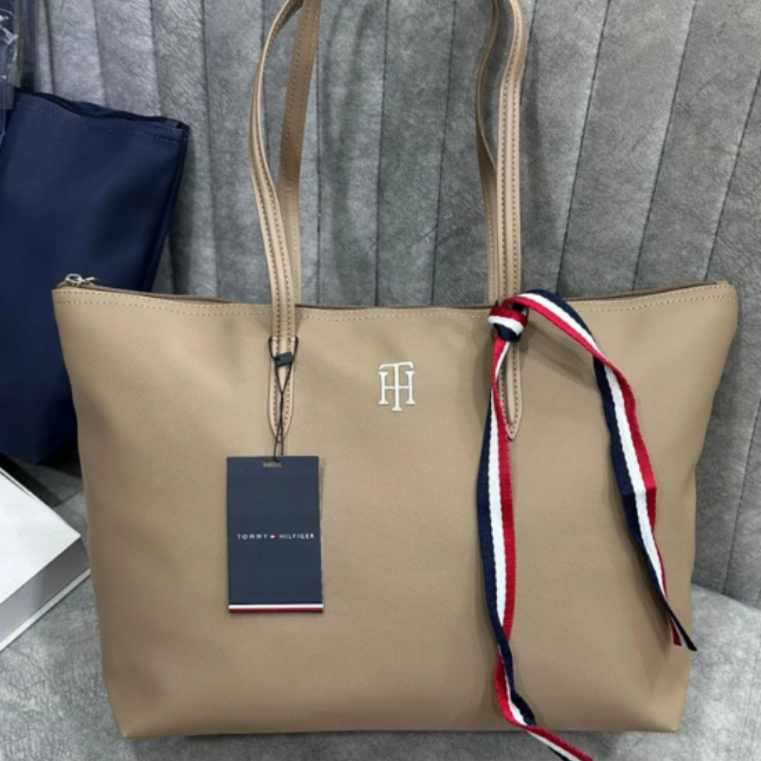 TOMMY HILFIGER TOTE
