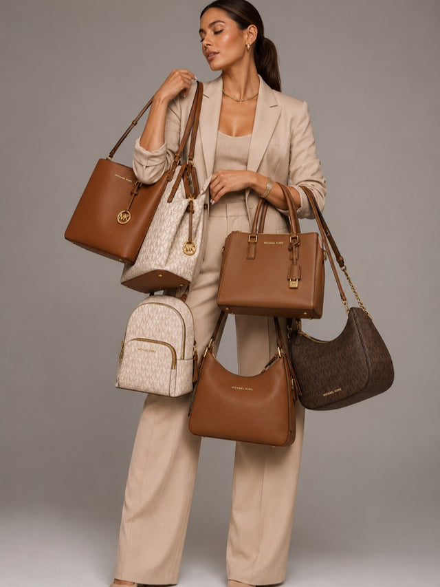 Sélection de sacs Michael Kors portés en studio
