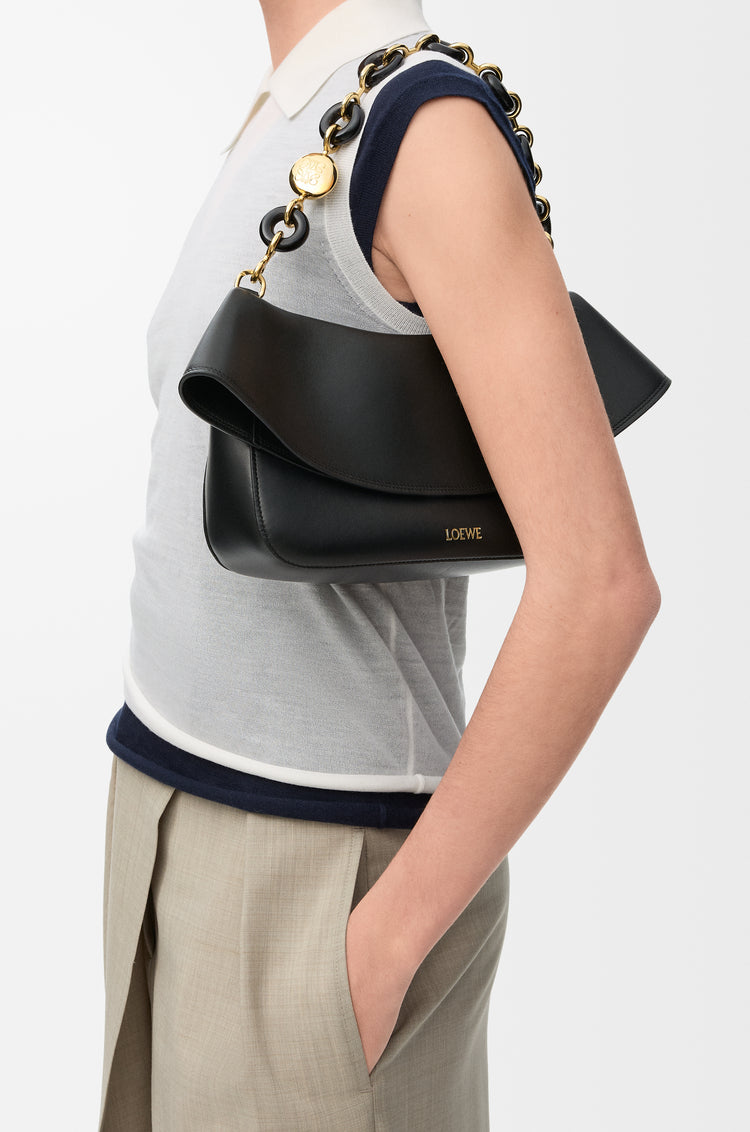Loewe Sac Ola moyen modèle en cuir de veau lisse