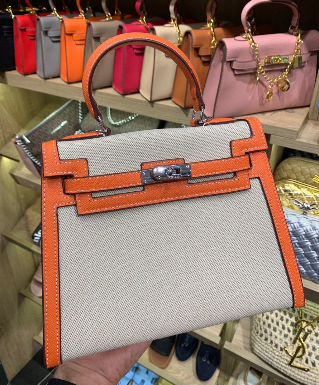HERMÈS Gold Swift and Ecru Toile Quadrille Kelly 25 Sellier Palladium Hardware, 2024