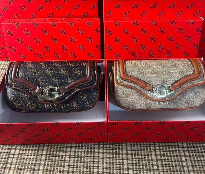 GUESS DEA FLAP - Sac bandoulière - marron clair