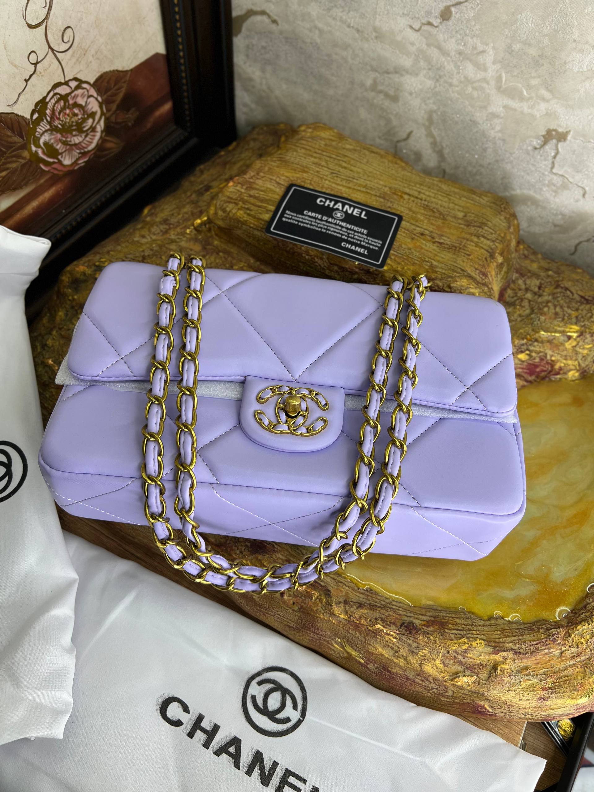 CHANEL 19 FLAP BAG – CUIR MATELASSÉ